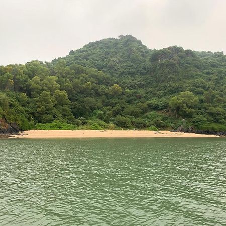 Ocean Beach Resort Cat Ba Island ภายนอก รูปภาพ