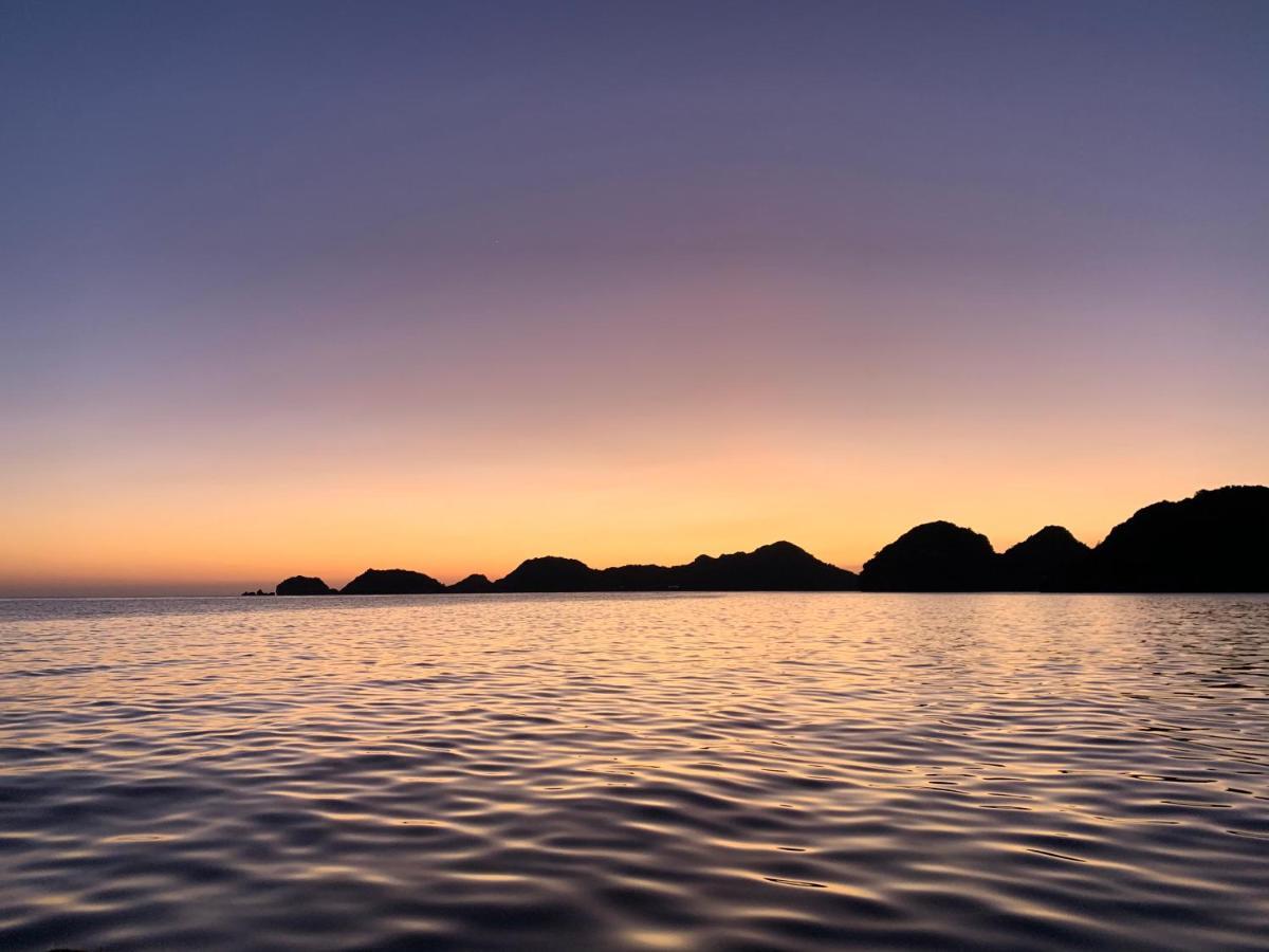Ocean Beach Resort Cat Ba Island ภายนอก รูปภาพ